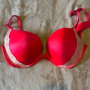 Victoria’s Secret very sexy push-up